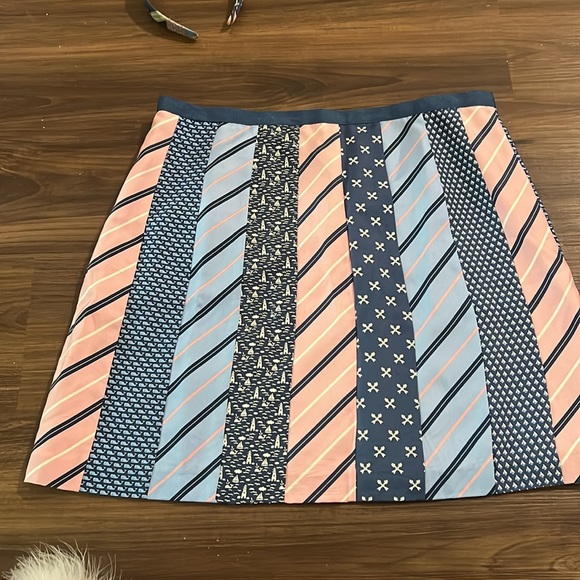 Vineyard Vines Tie Skirt size 8 - Picture 3 of 7